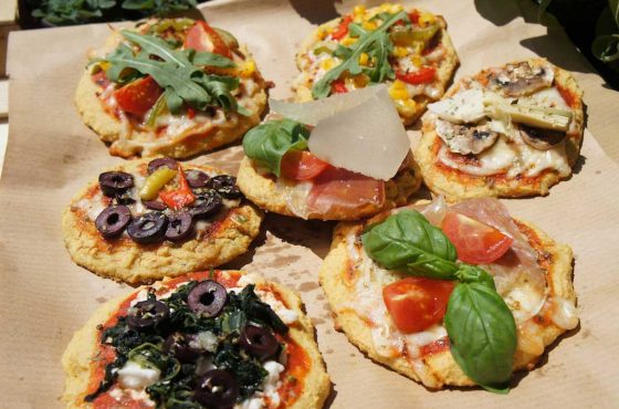 Socca: „Pizza alla Mamma“ mit Kichererbsenmehl (glutenfrei)